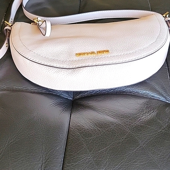 Michael Kors Camden purse - Picture 7 of 11